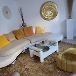 Lounge 1